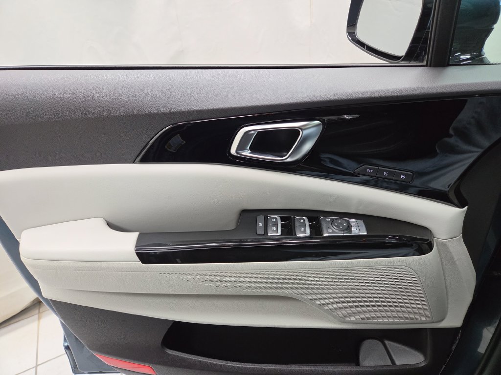 2022 Kia Carnival SX - Photo 21