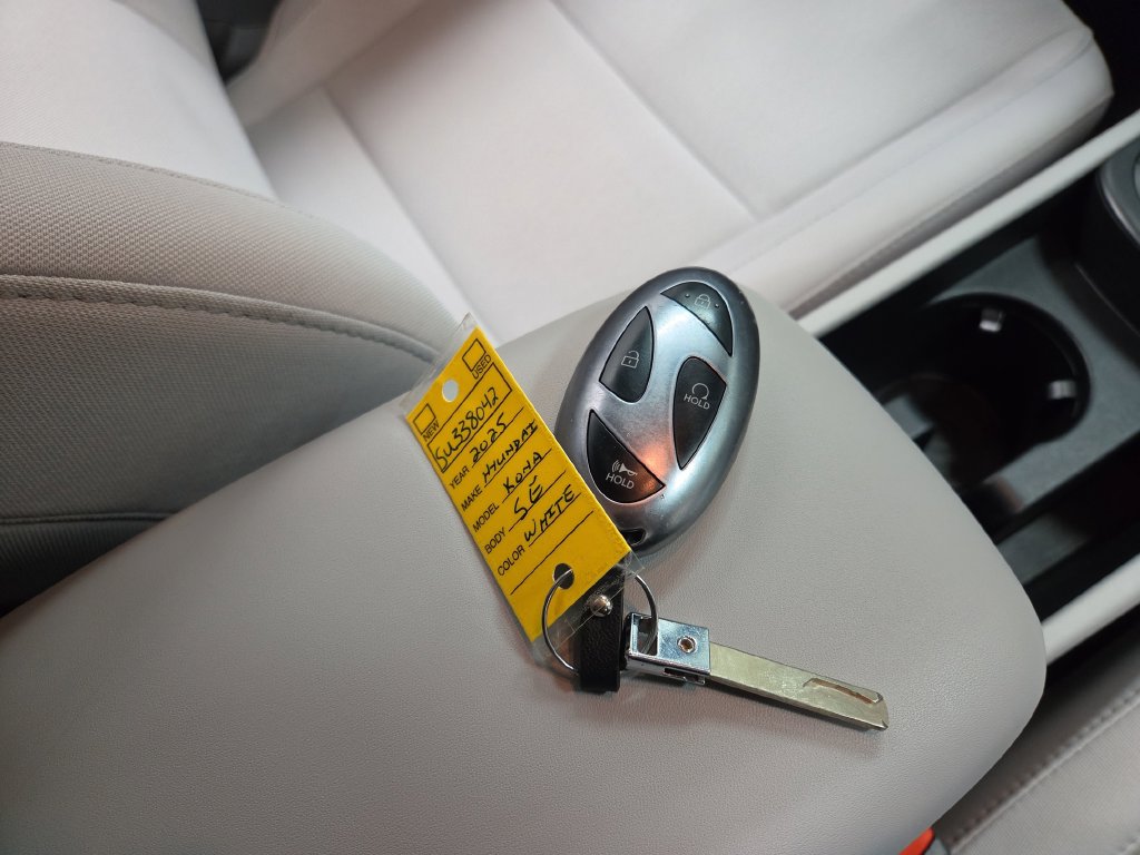 2025 Hyundai Kona SEL - Photo 14