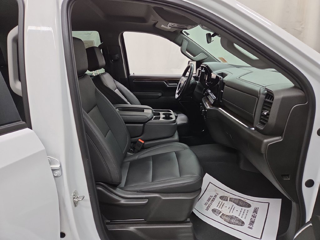 2024 Chevrolet Silverado 1500 LT - Photo 11