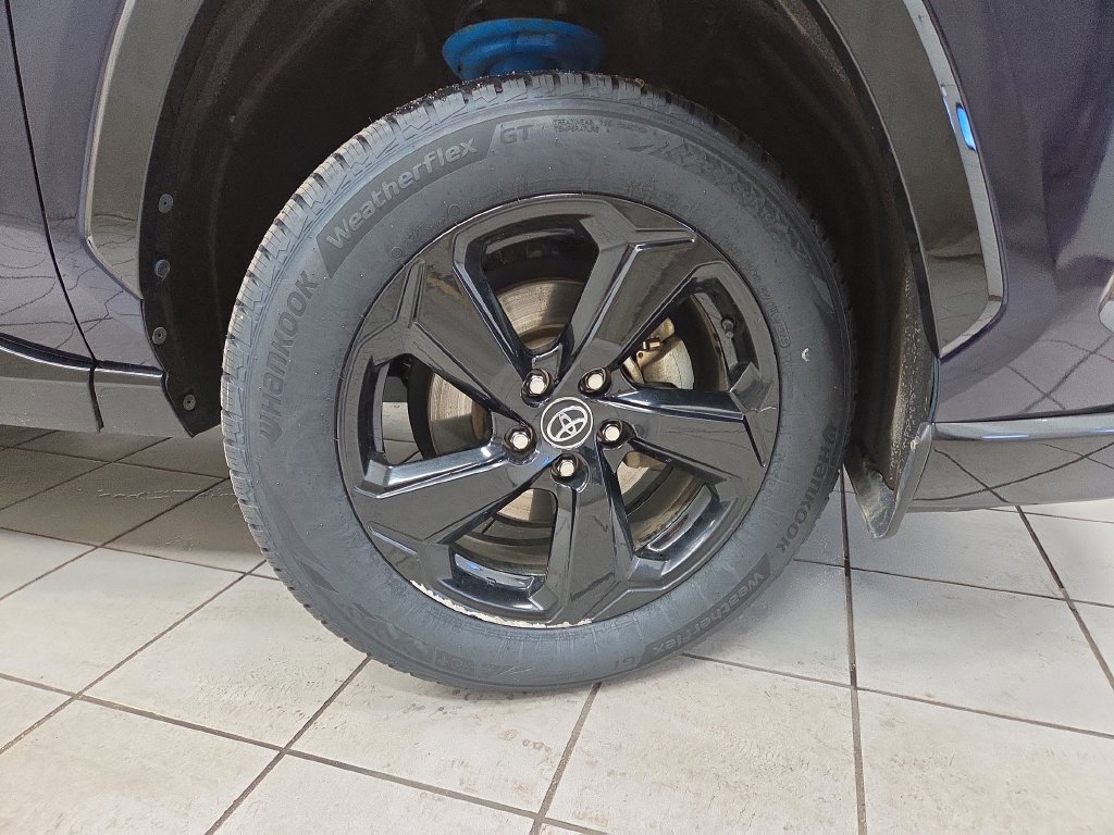 2020 Toyota RAV4 XSE - Photo 8