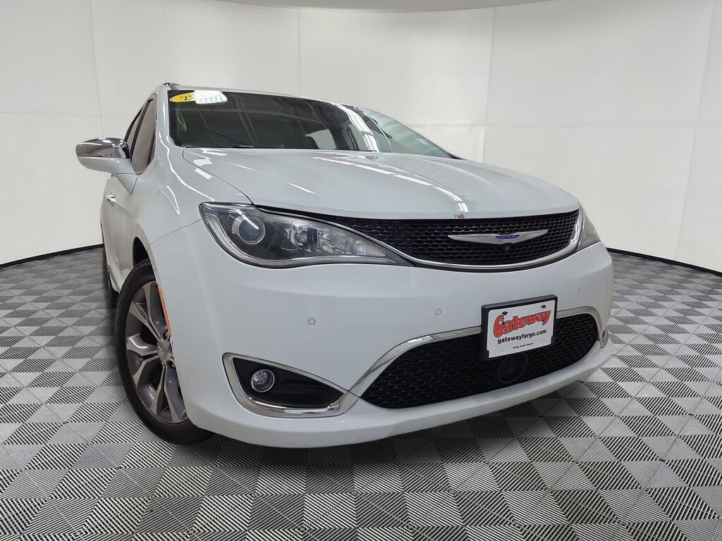 Used 2018 Chrysler Pacifica Limited Van