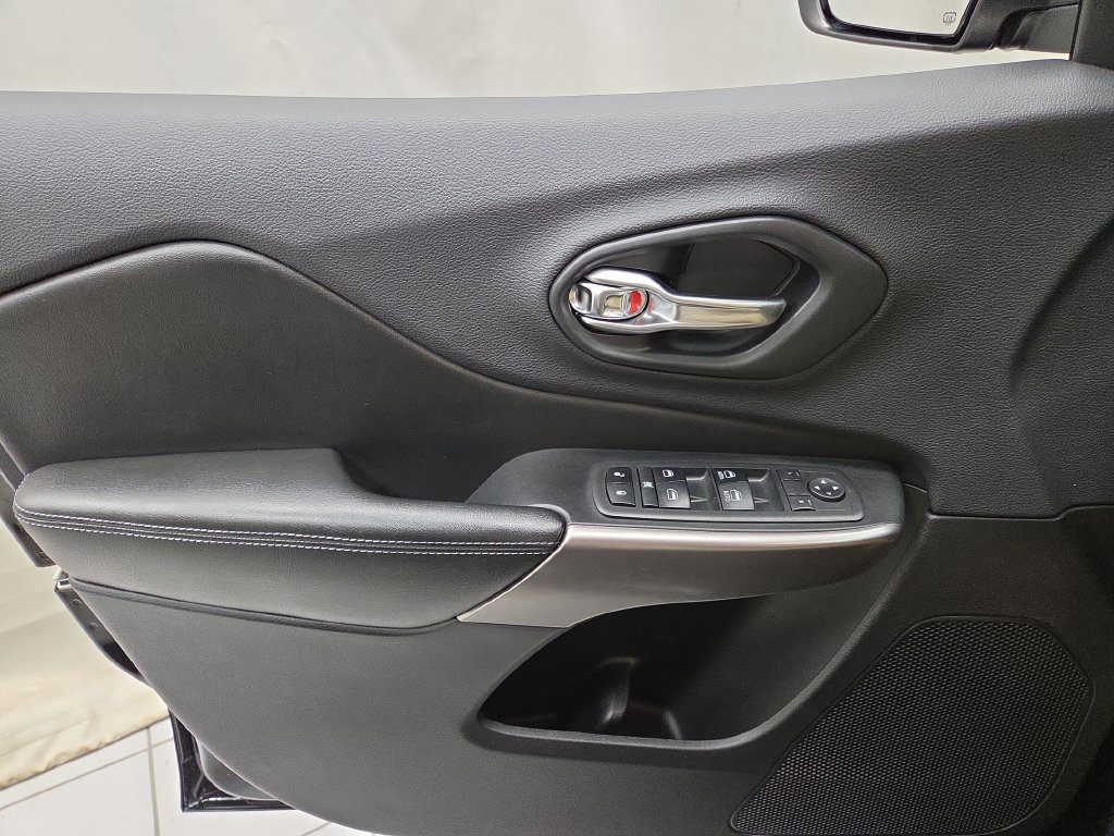 2019 Jeep Cherokee Latitude - Photo 20