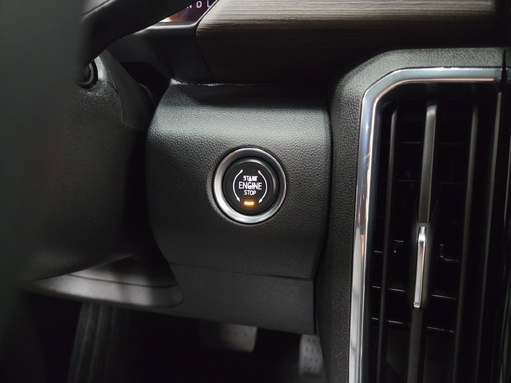 2024 GMC Acadia Denali - Photo 17
