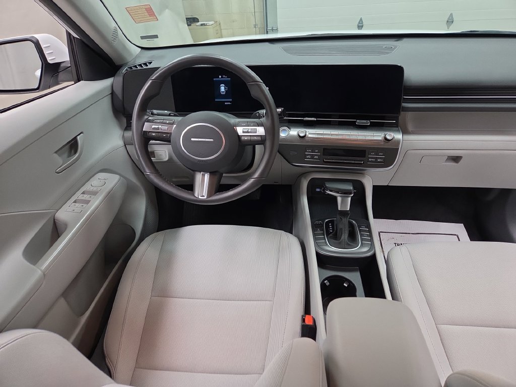 2025 Hyundai Kona SEL - Photo 13