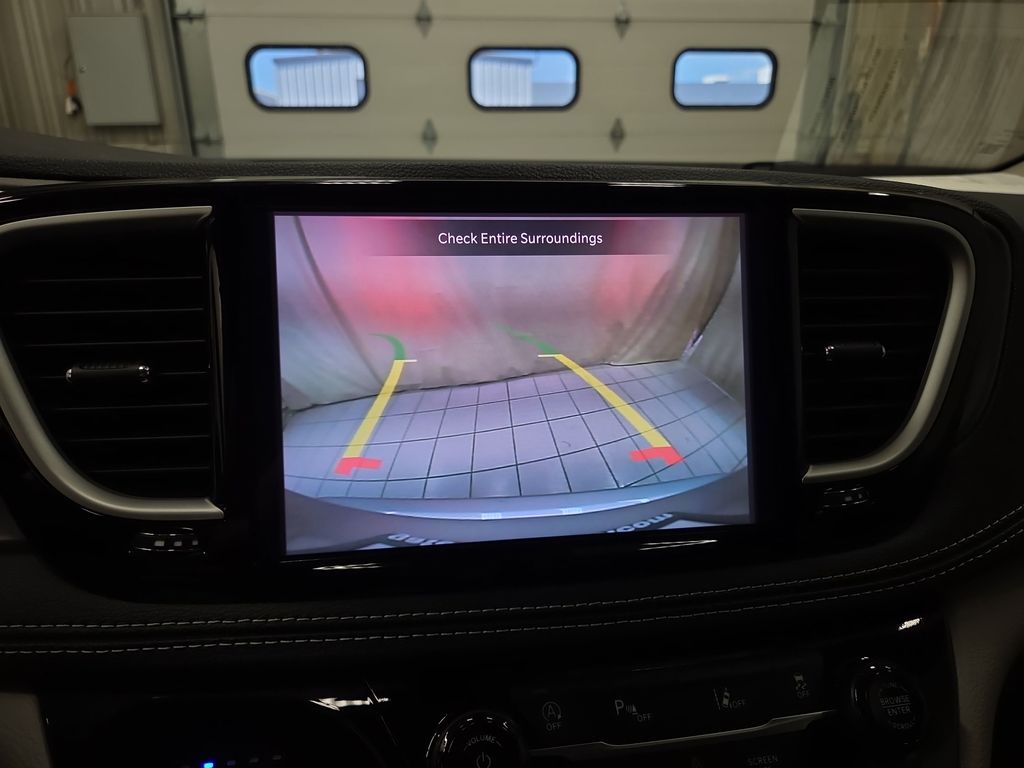 2024 Chrysler Pacifica Touring L - Photo 24