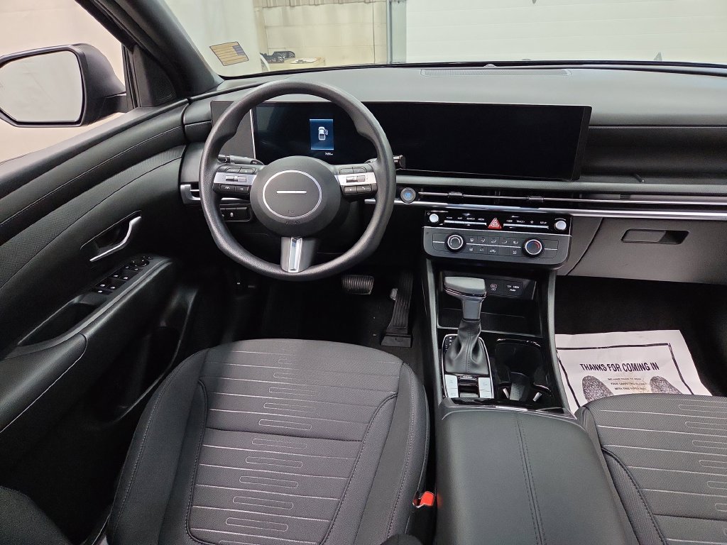 2025 Hyundai Santa Cruz SE - Photo 12