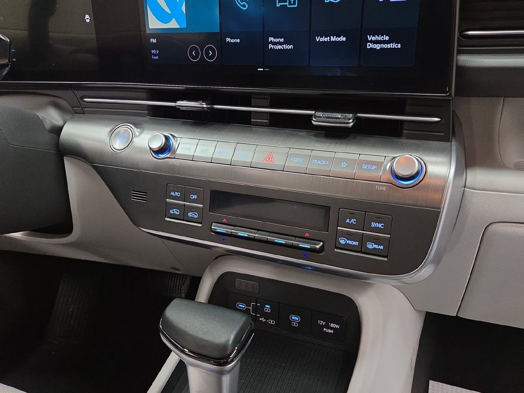 2025 Hyundai Kona SEL - Photo 16