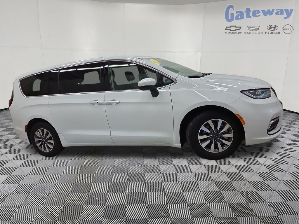 Used 2023 Chrysler Pacifica Plug-In Hybrid Touring L Van Passenger Van