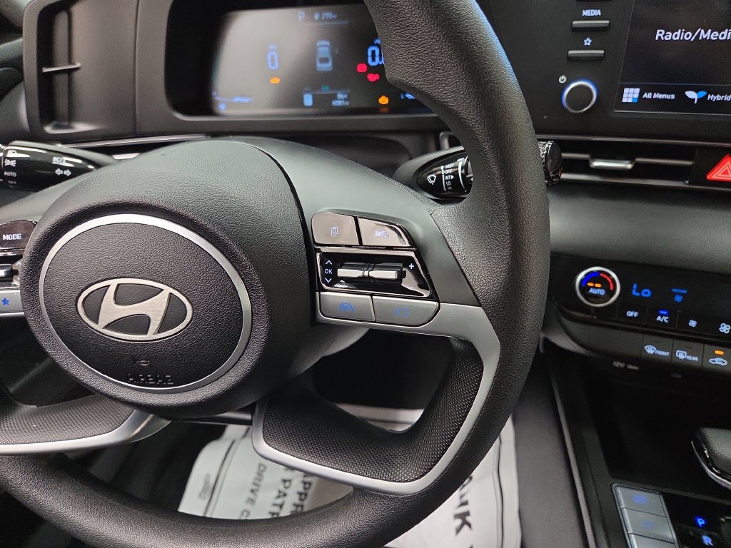 2025 Hyundai Elantra Blue - Photo 17