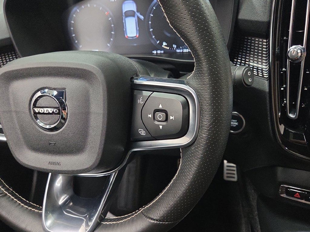2021 Volvo XC40 R-Design - Photo 19