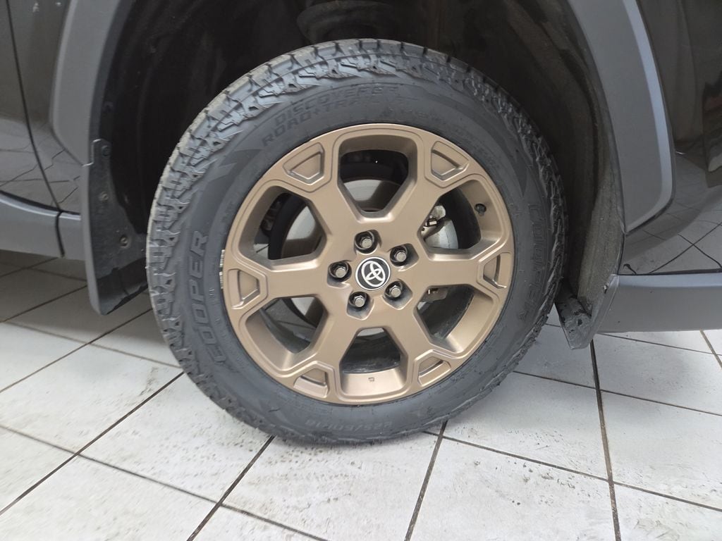 2023 Toyota RAV4 Woodland Edition - Photo 8