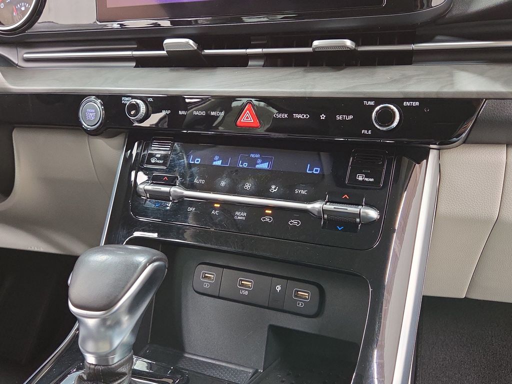 2023 Kia Carnival EX - Photo 16