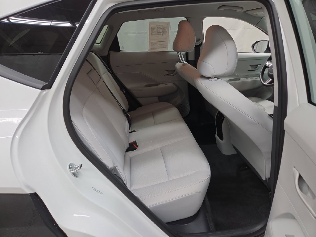 2025 Hyundai Kona SEL - Photo 11