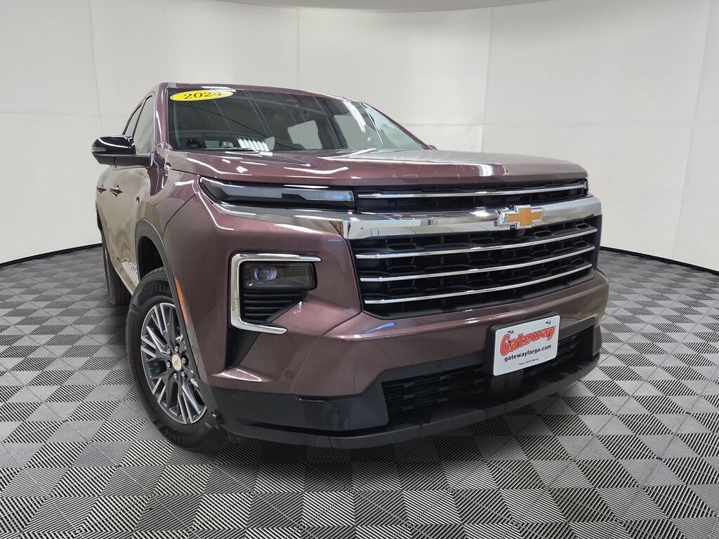 Used 2024 Chevrolet Traverse LT SUV