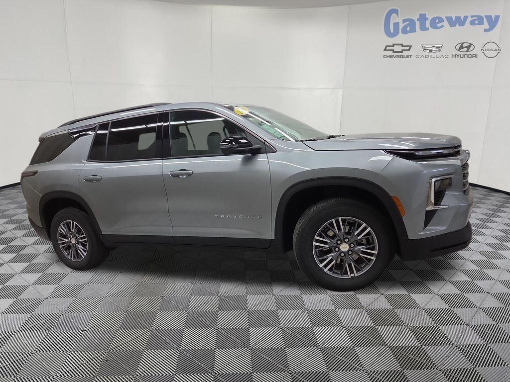 Used 2026 Chevrolet Traverse LT SUV
