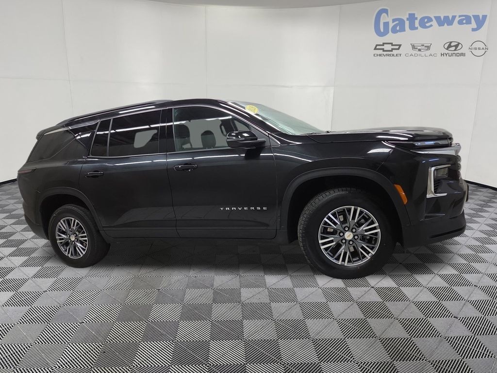 Used 2026 Chevrolet Traverse LT SUV