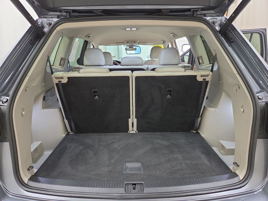 2024 Volkswagen Atlas SE w/Tech - Photo 8