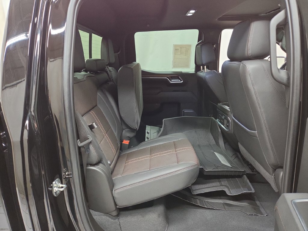 2025 Chevrolet Silverado 1500 High Country - Photo 10