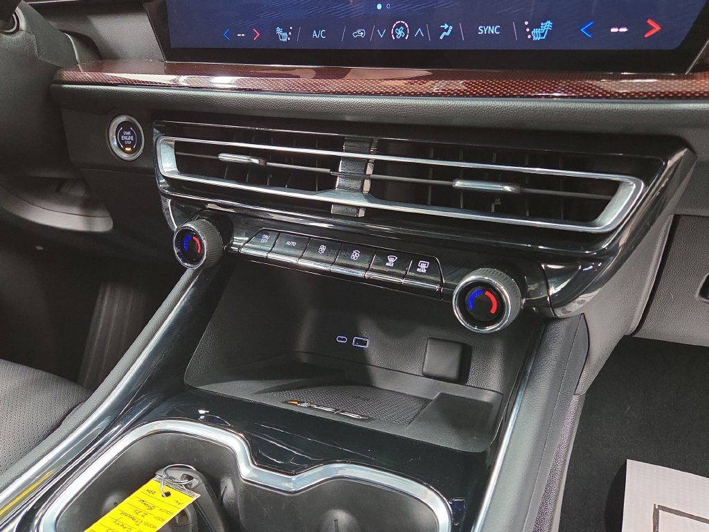 2025 Chevrolet Traverse Z71 - Photo 16