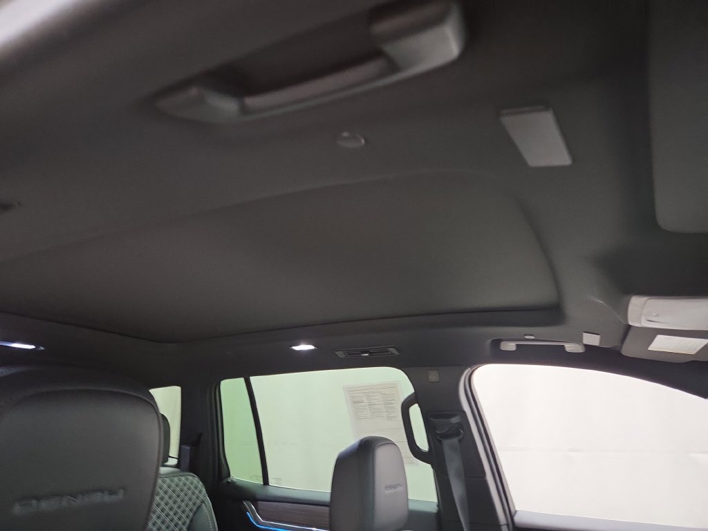 2024 GMC Acadia Denali - Photo 13