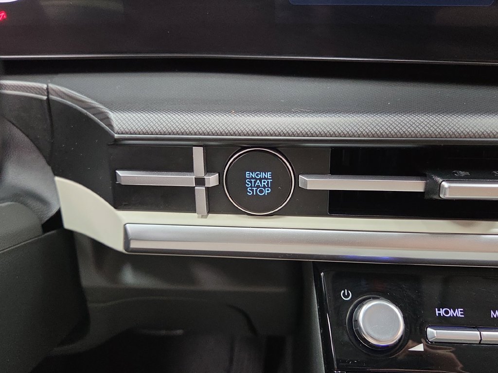 2025 Hyundai Santa Fe SEL - Photo 16