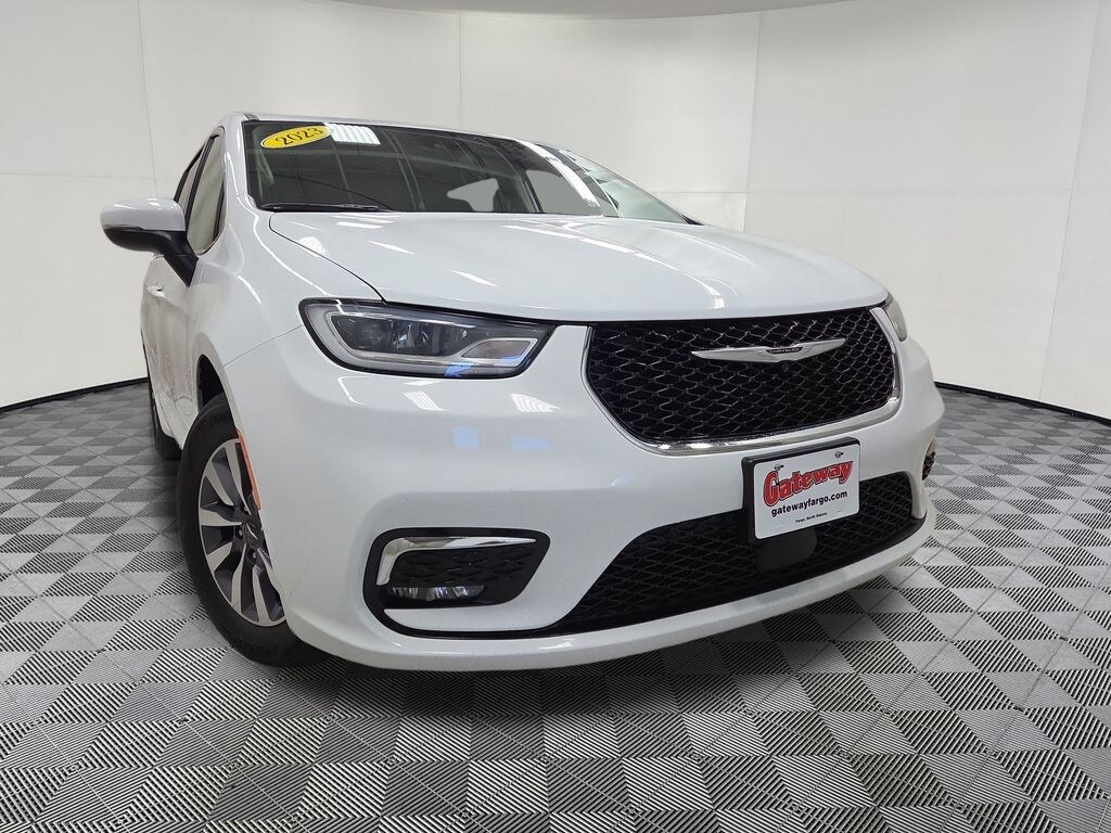 Used 2023 Chrysler Pacifica Plug-In Hybrid Touring L Van Passenger Van