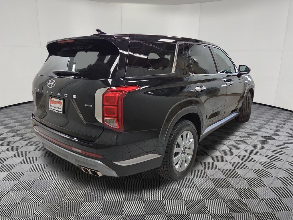 Used 2025 Hyundai Palisade SE SUV