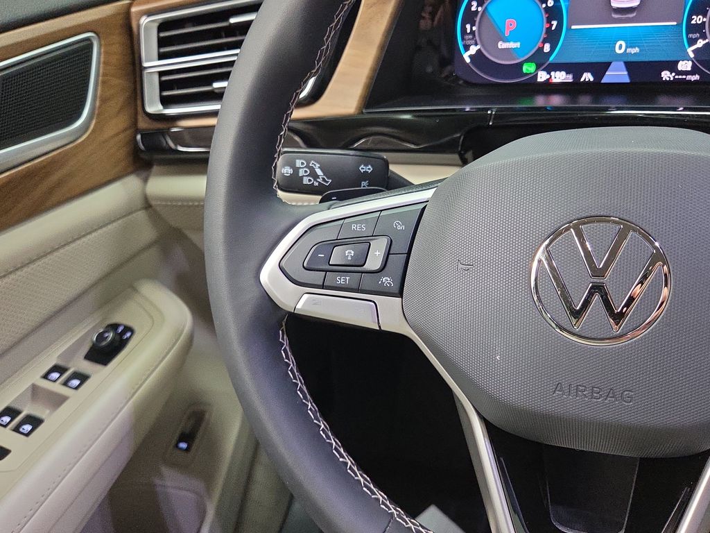 2024 Volkswagen Atlas SE w/Tech - Photo 17