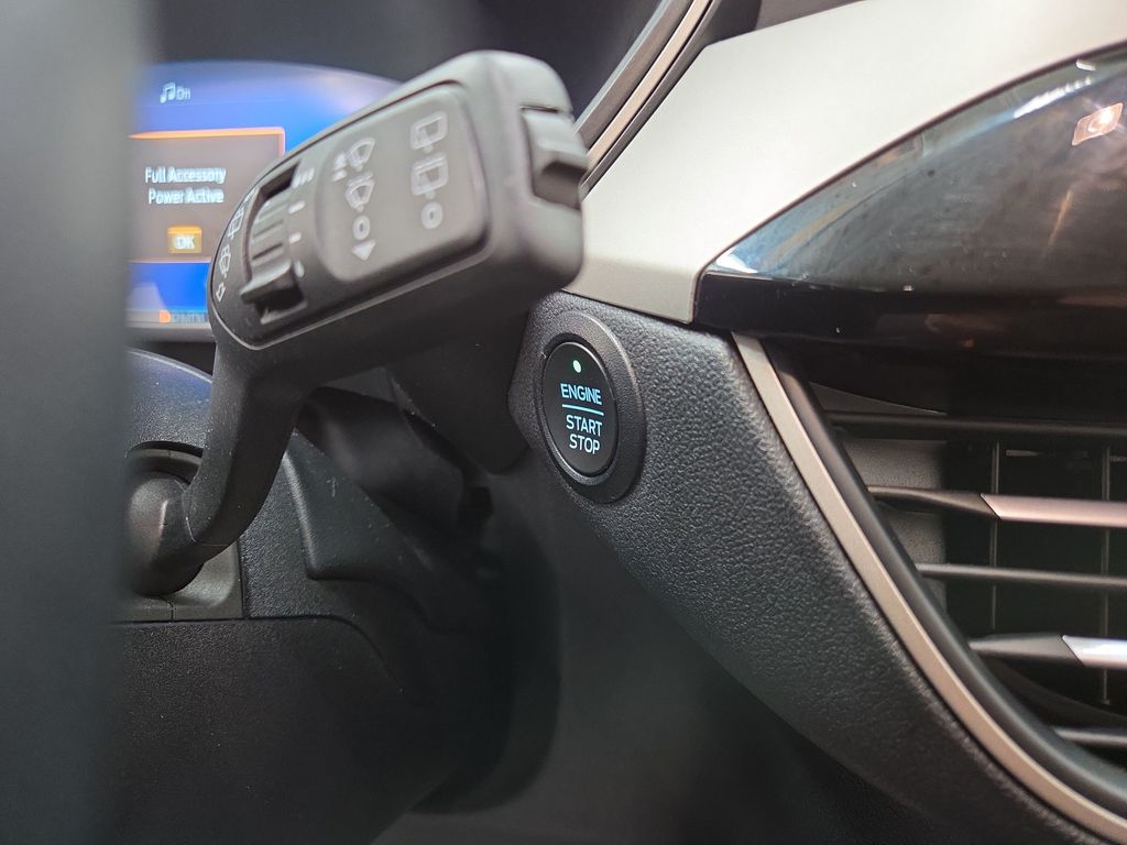 2022 Ford Escape SEL - Photo 17