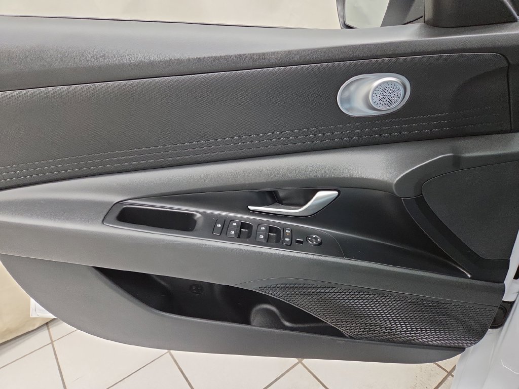 2025 Hyundai Elantra Blue - Photo 19
