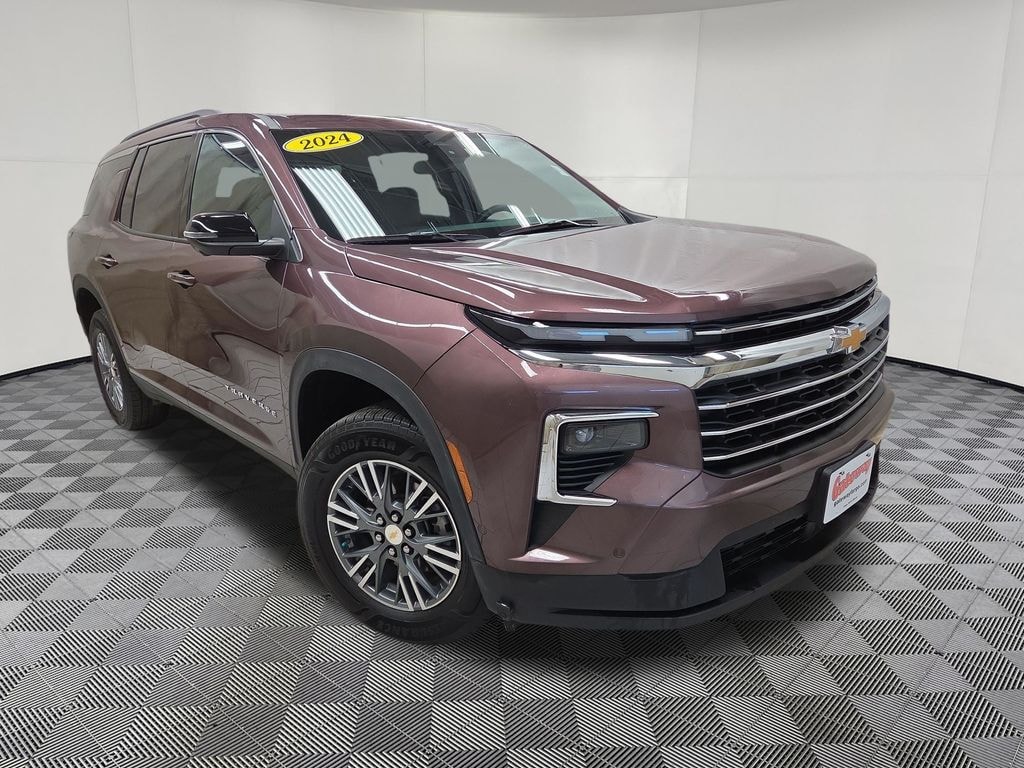Used 2024 Chevrolet Traverse LT SUV