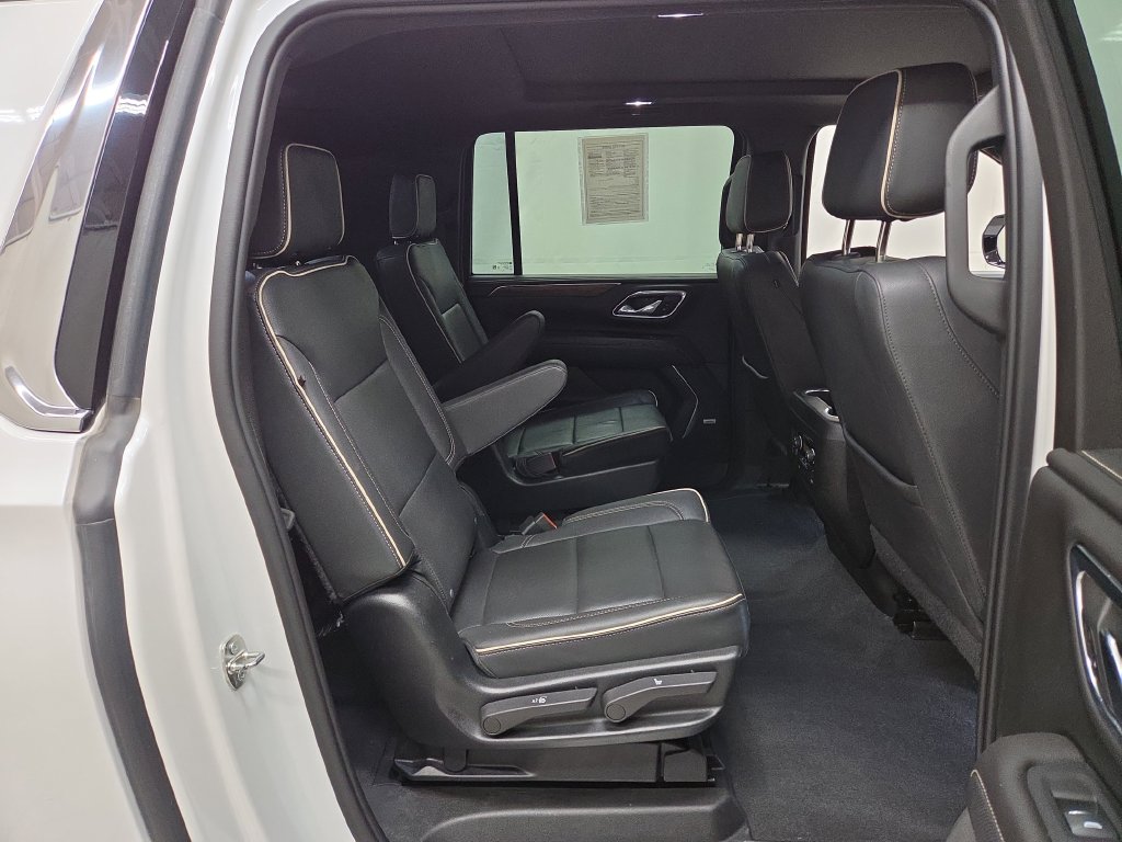 2023 Chevrolet Suburban Premier - Photo 11