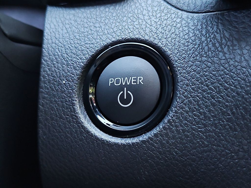 2026 Toyota Camry XLE - Photo 25