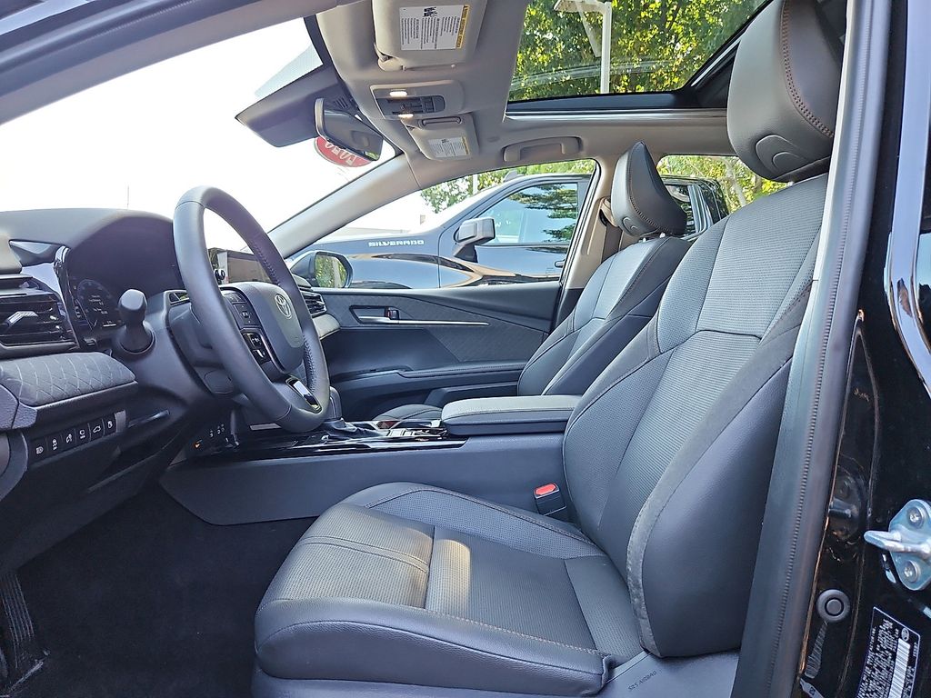 2026 Toyota Camry XLE - Photo 14
