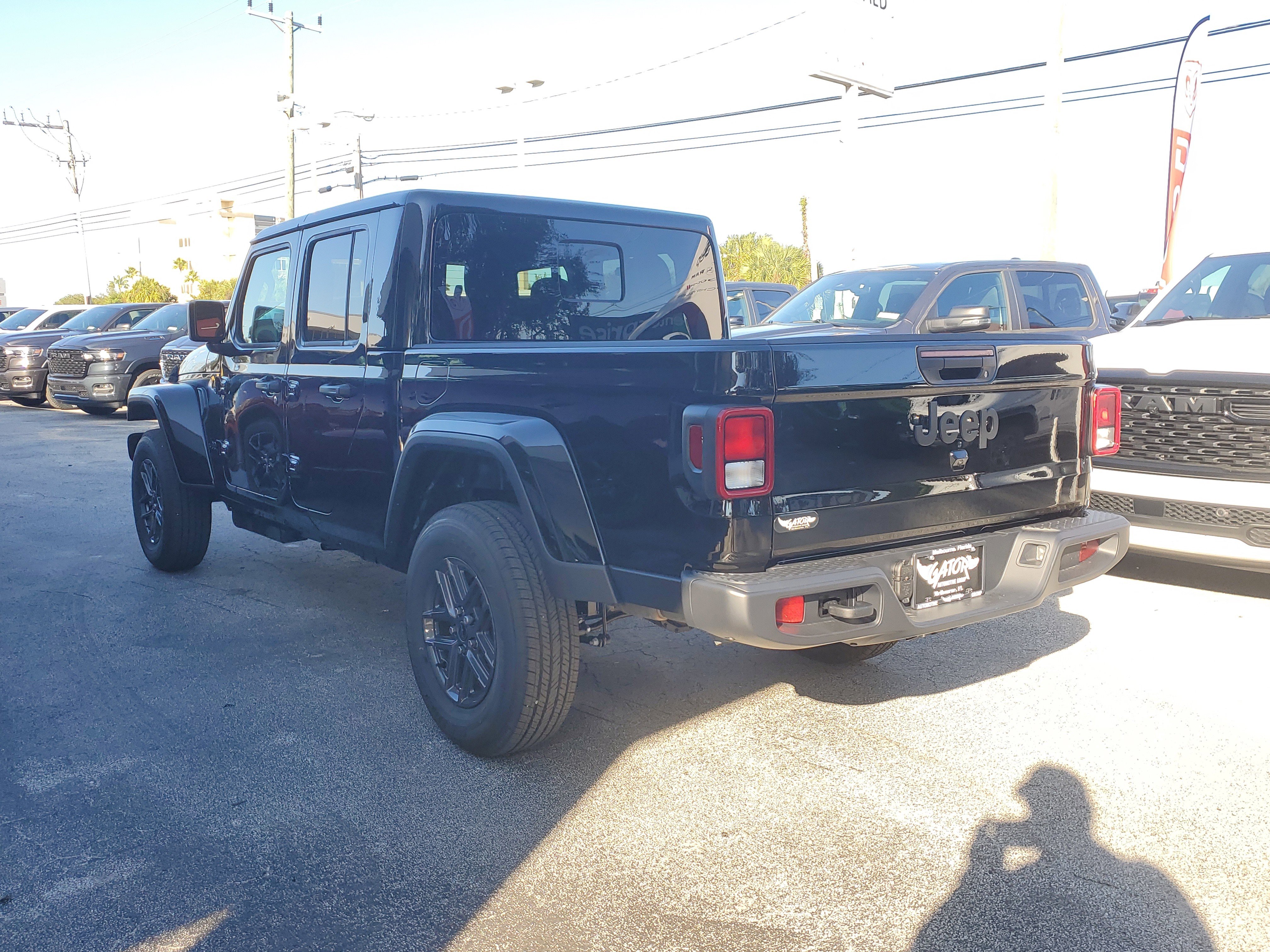 New 2026 Jeep Gladiator SPORT S 4X4 Pickup