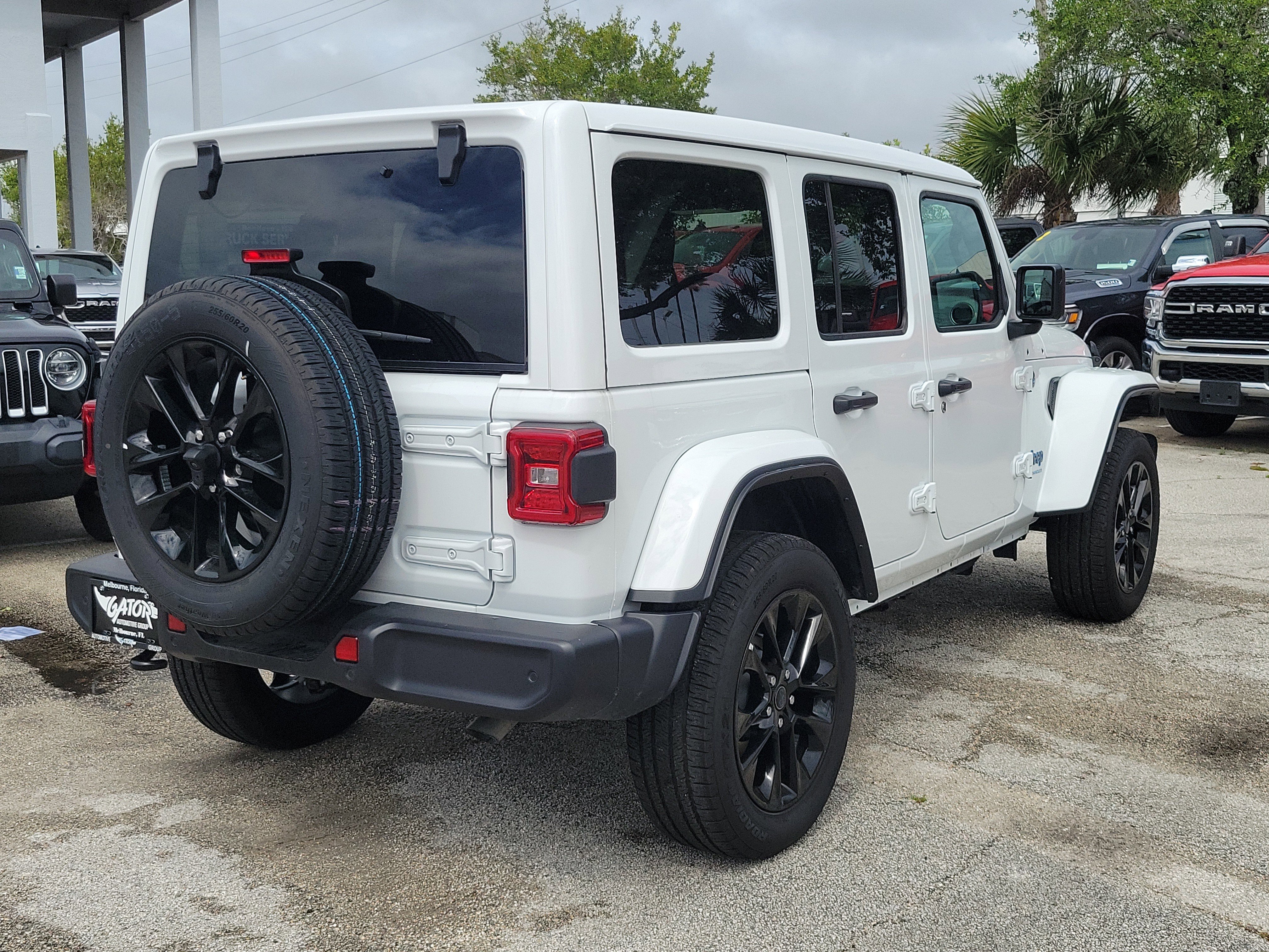Used 2025 Jeep Wrangler 4xe Sahara SUV