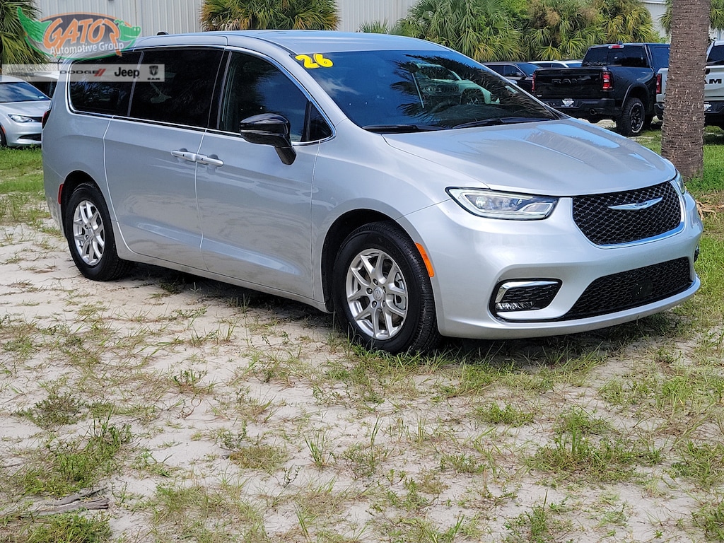Used 2026 Chrysler Pacifica Select Van Passenger Van