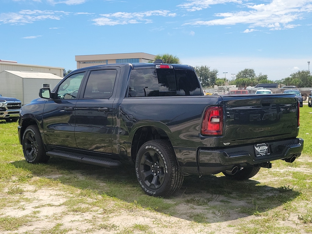 New 2026 Ram 1500 EXPRESS CREW CAB 4X4 5'7 BOX Pickup