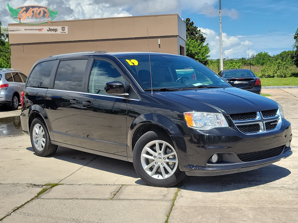 Used 2019 Dodge Grand Caravan SXT Van Passenger Van