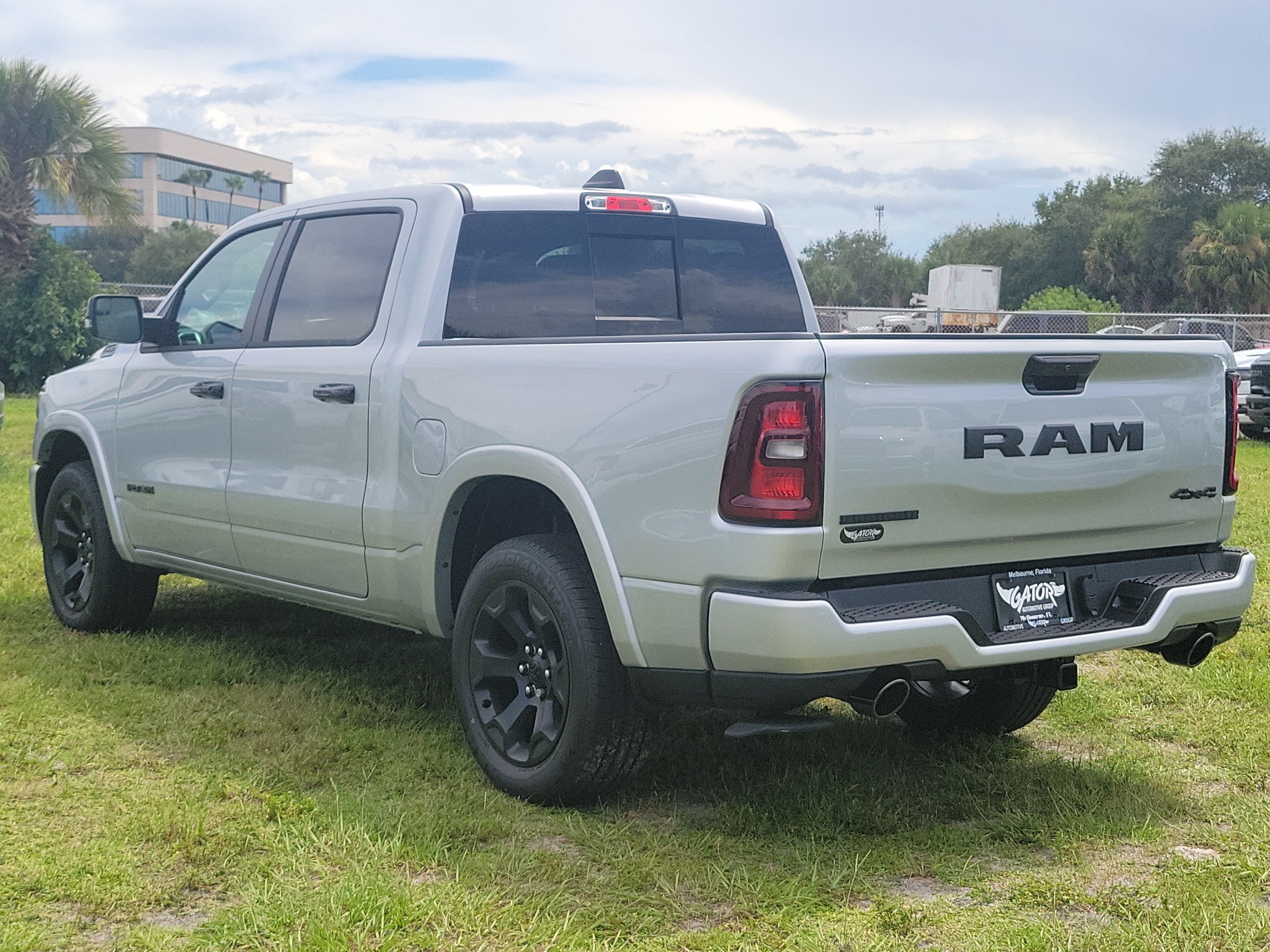 New 2027 Ram 1500 BIG HORN CREW CAB 4X4 5'7 BOX Pickup