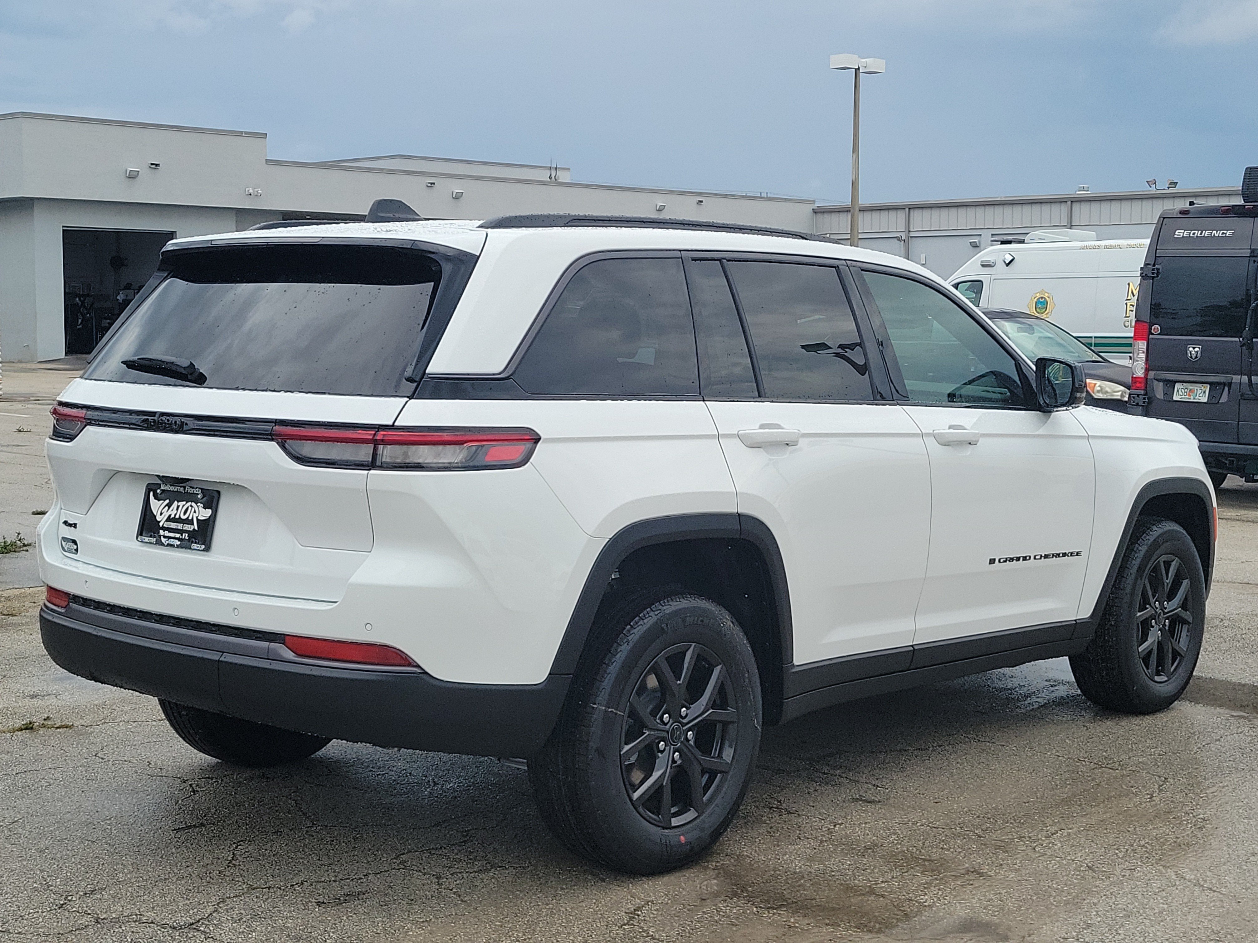New 2027 Jeep Grand Cherokee LAREDO ALTITUDE 4X4 Sport Utility