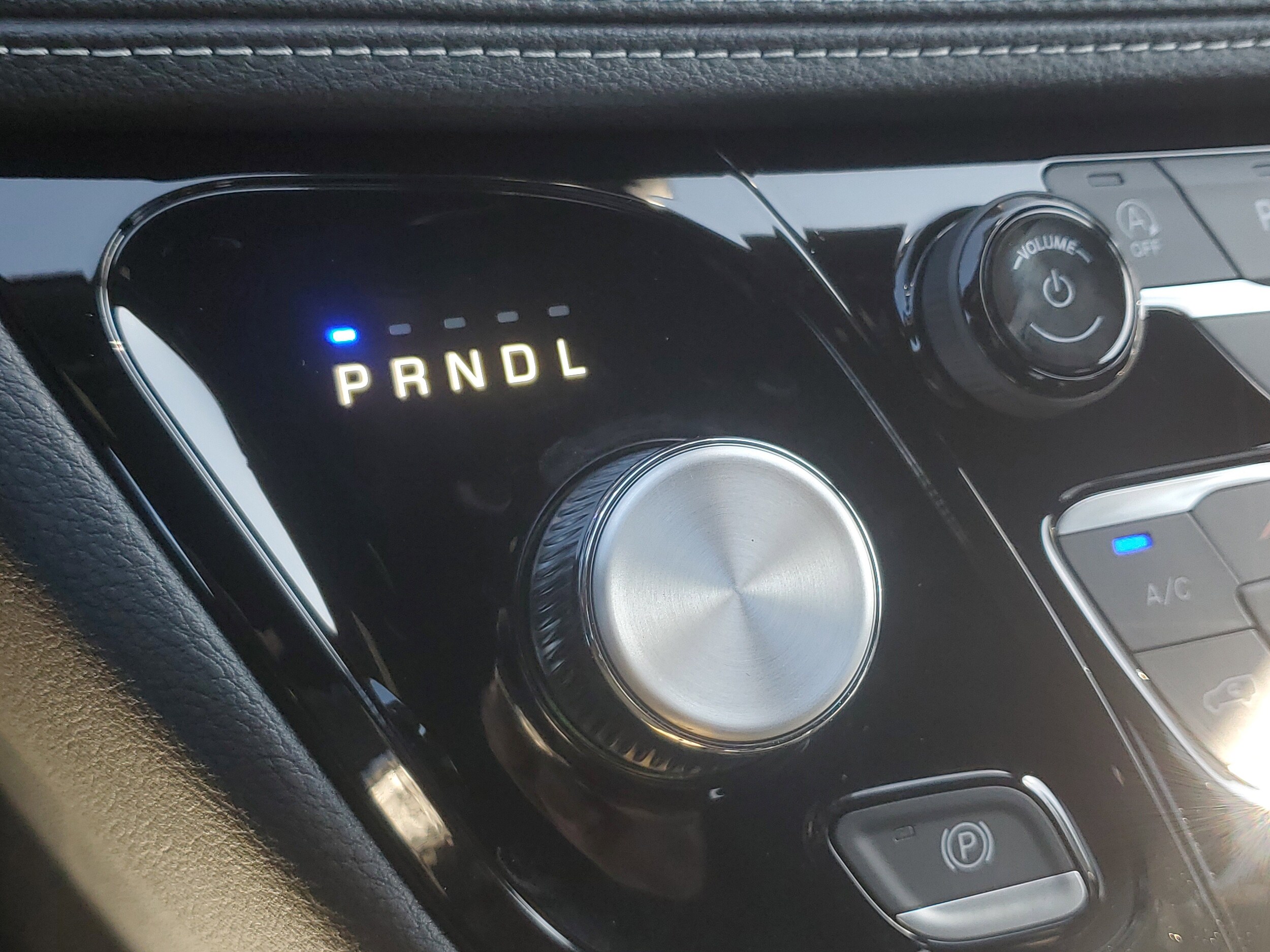 2026 Chrysler Pacifica Select - Photo 16