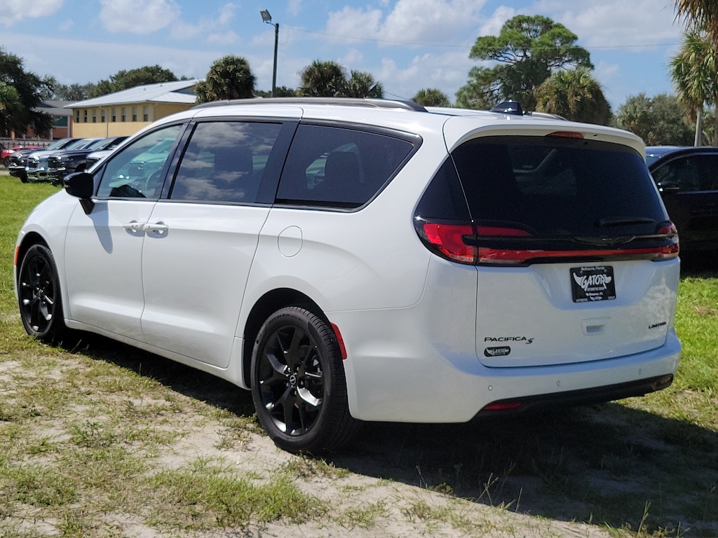 Used 2025 Chrysler Pacifica Limited Van Passenger Van