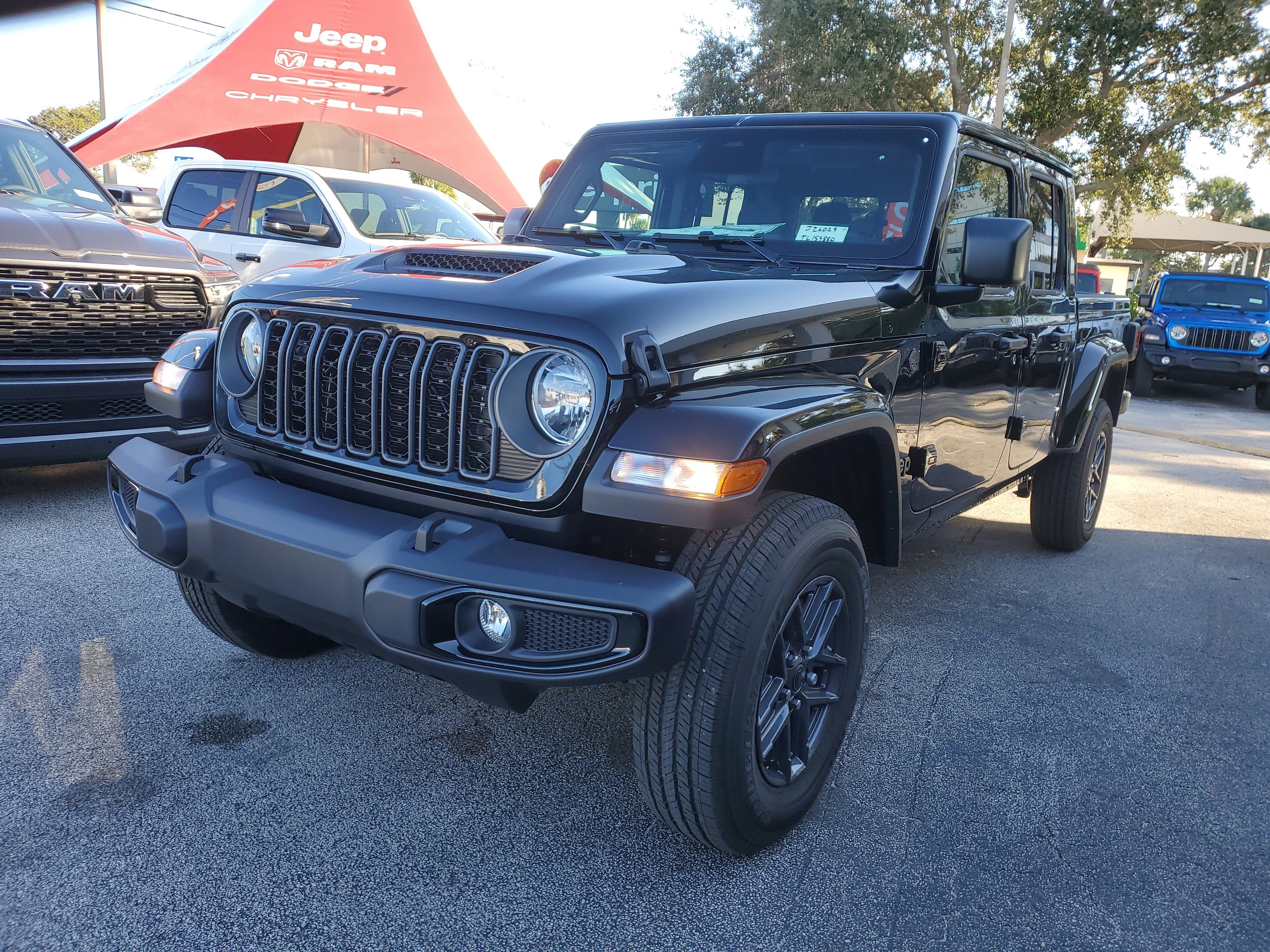 New 2026 Jeep Gladiator SPORT S 4X4 Pickup