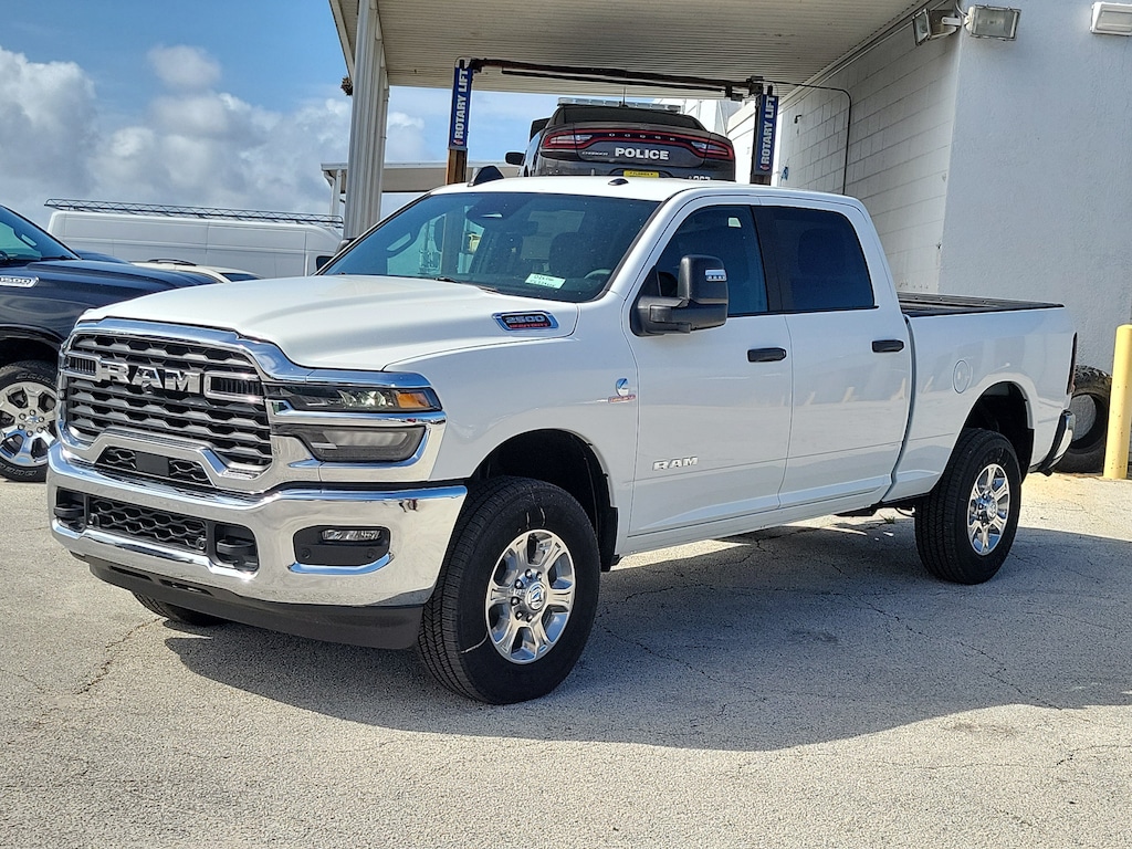 New 2026 Ram 2500 BIG HORN CREW CAB 4X4 6'4 BOX Pickup