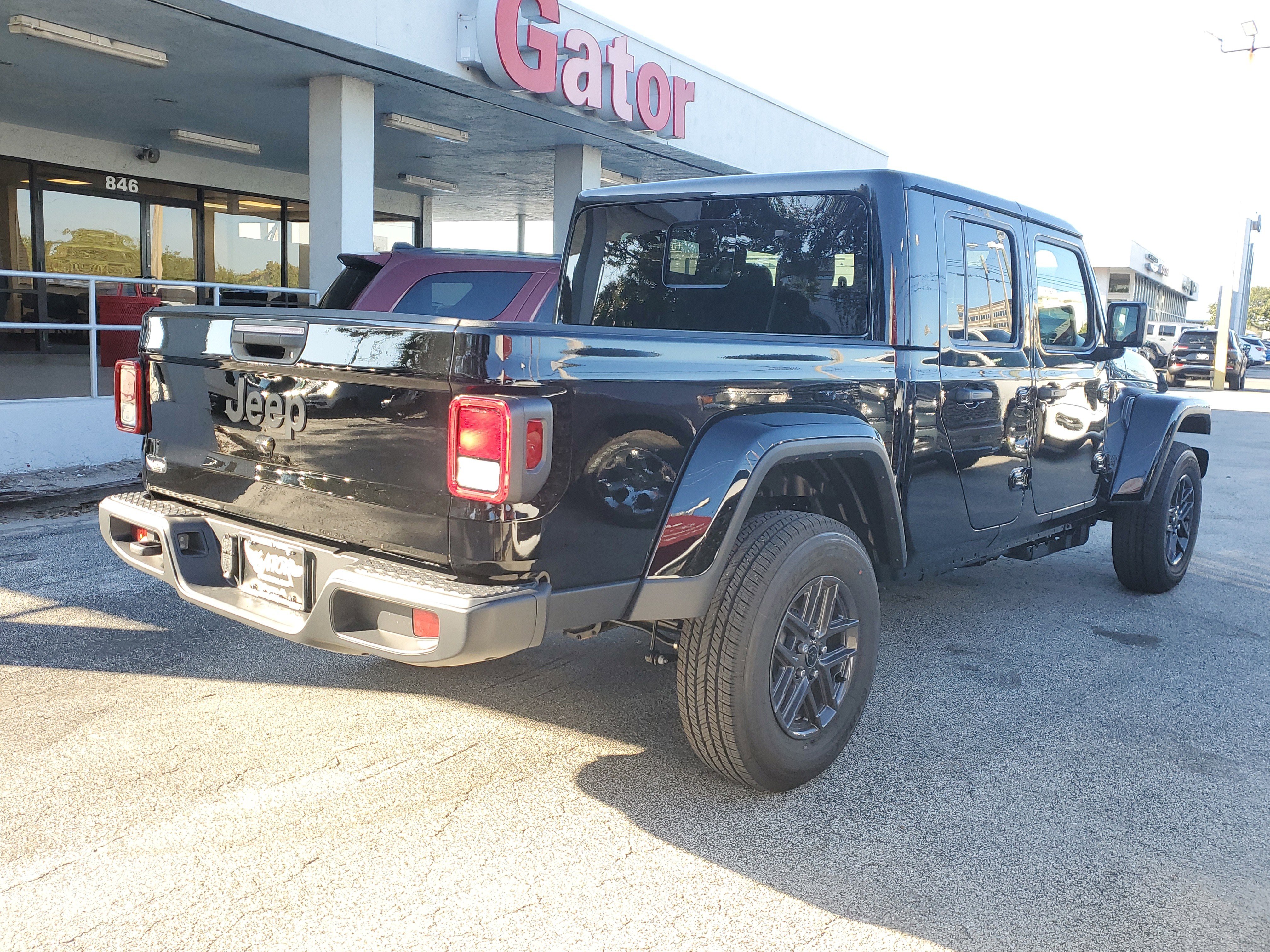 New 2026 Jeep Gladiator SPORT S 4X4 Pickup