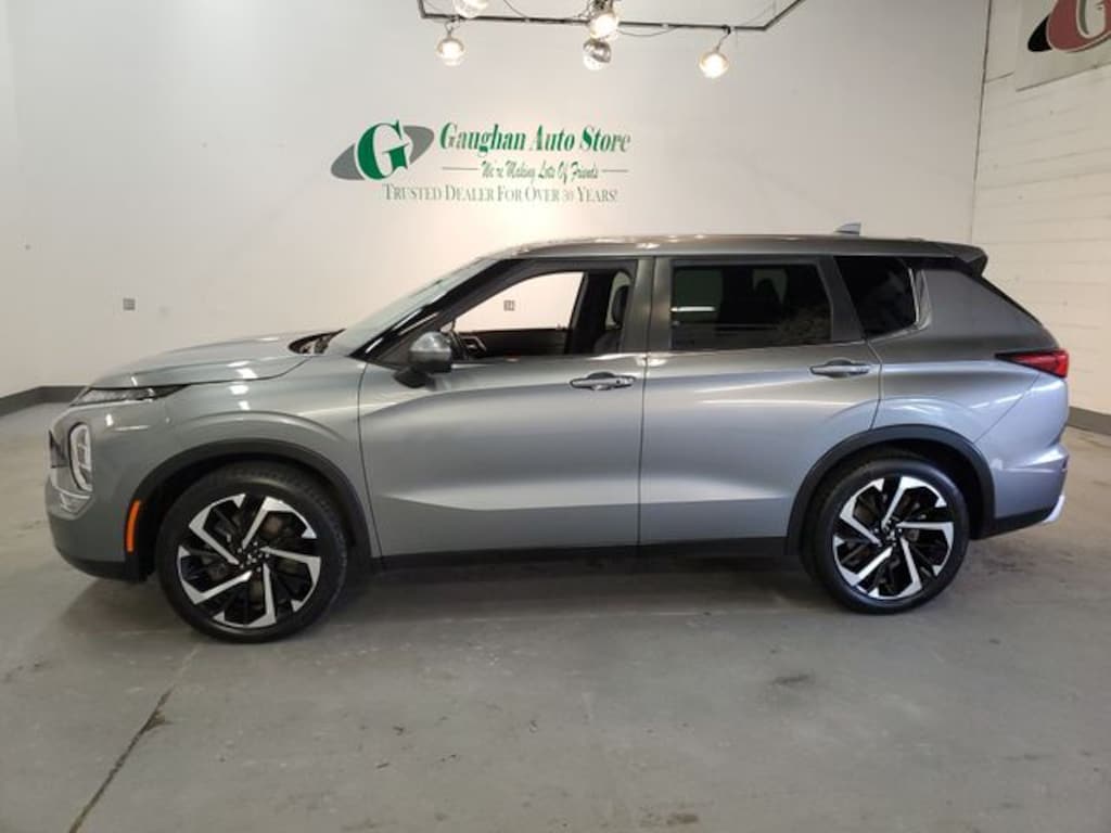 Used 2022 Mitsubishi Outlander SE CUV