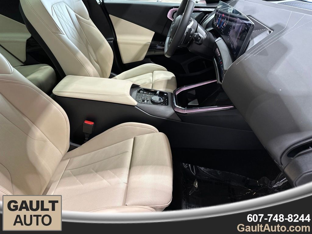 2026 BMW X3 30 - Photo 17