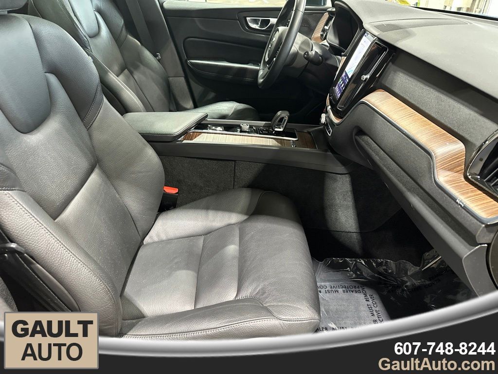 2023 Volvo XC60 Plus - Photo 18