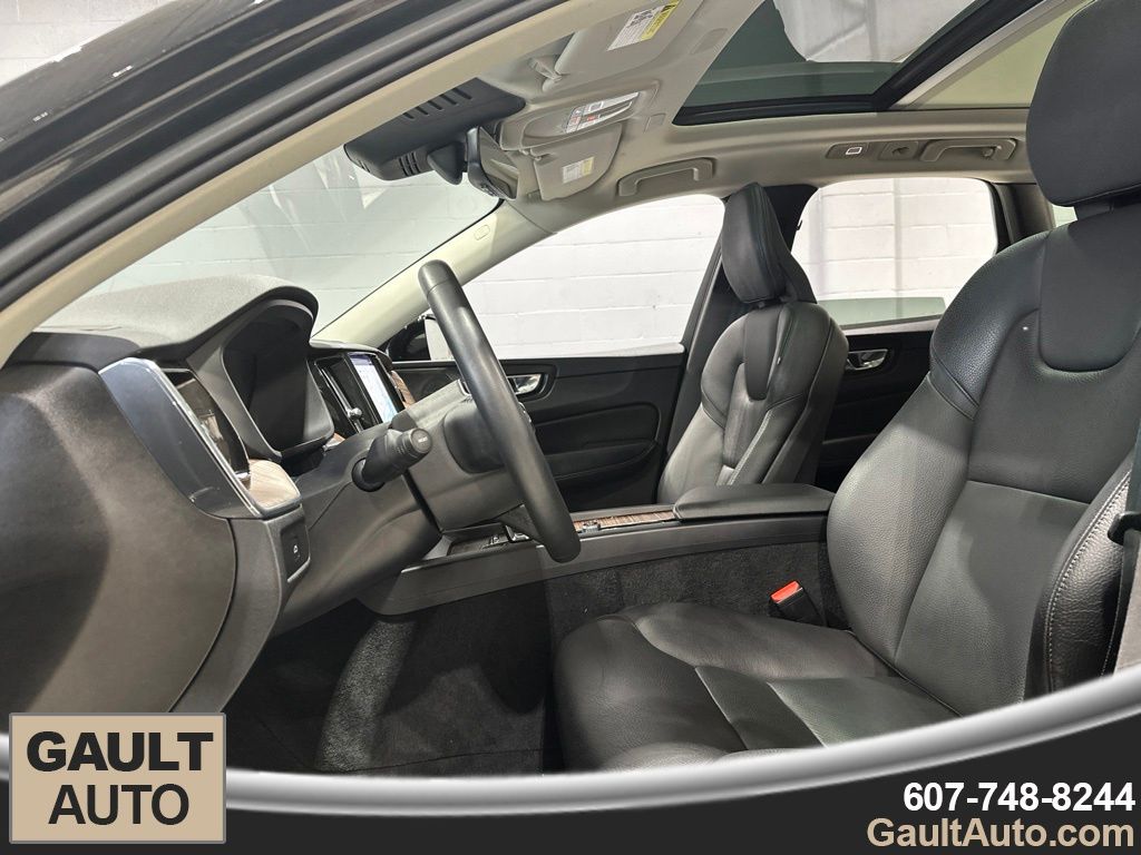 2023 Volvo XC60 Plus - Photo 13